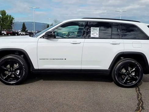 New 2026 Jeep Grand Cherokee Limited AWD/4WD image 5