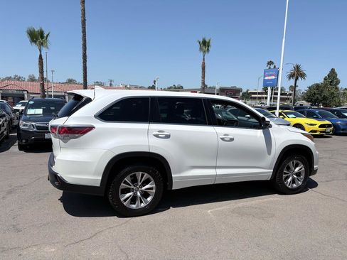 Used 2016 Toyota Highlander LE FWD image 16