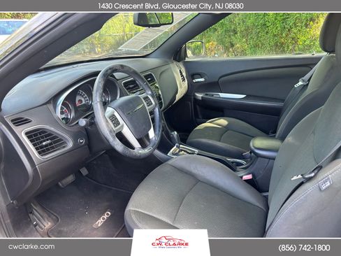 Used 2011 Chrysler 200 Touring image 13