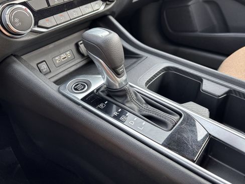 Used 2025 Nissan Sentra SV FWD image 39