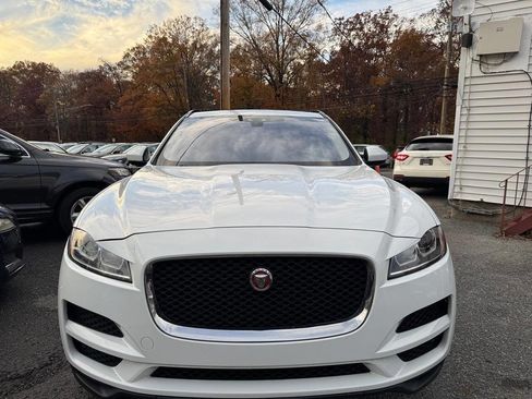 Used 2018 Jaguar F-PACE Premium image 2