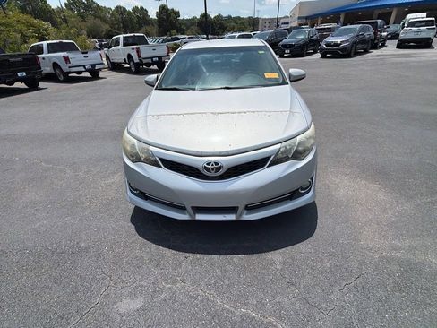 Used 2014 Toyota Camry SE FWD image 16