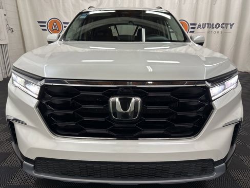 Used 2024 Honda Pilot Elite image 4
