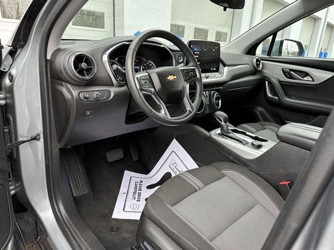 Used 2025 Chevrolet Blazer LT AWD/4WD image 19