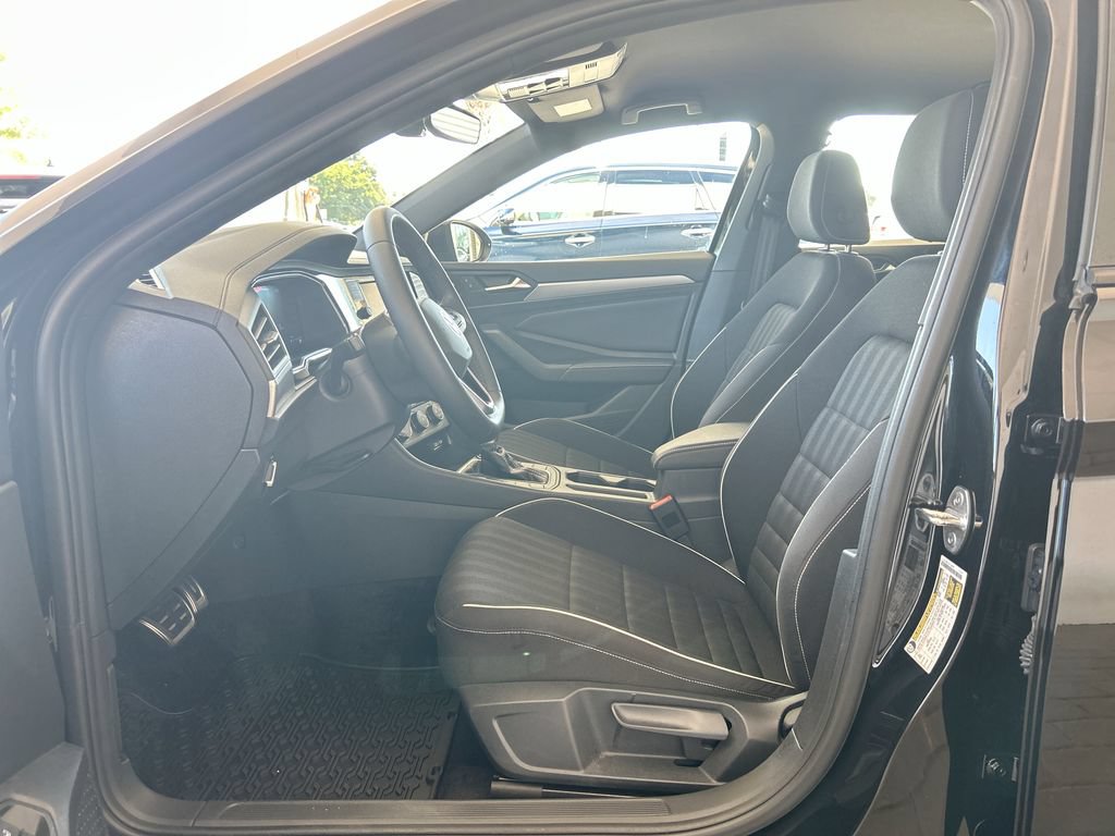 Certified 2024 Volkswagen Jetta Sport FWD image 9