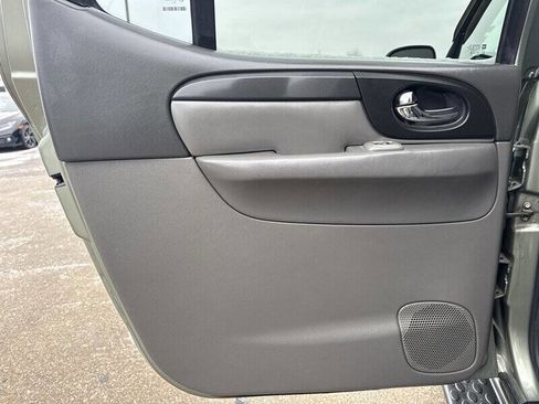 Used 2004 GMC Envoy XL SLE w/ 1SB Preferred Equipment Group image 18