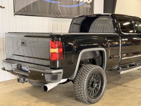 Used 2018 GMC Sierra 2500 SLT w/ Duramax Plus Package AWD/4WD image 30