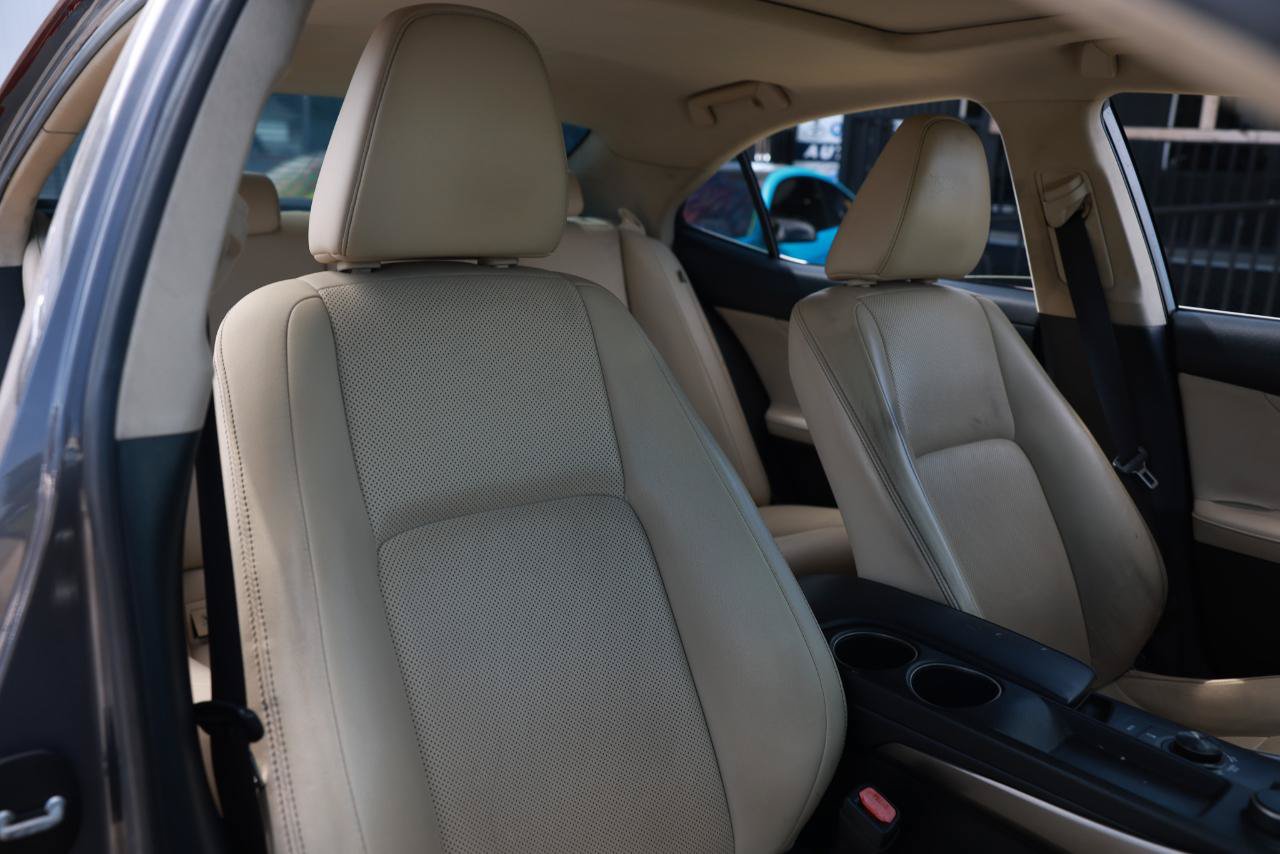 Used 2015 Lexus IS 250 RWD image 16