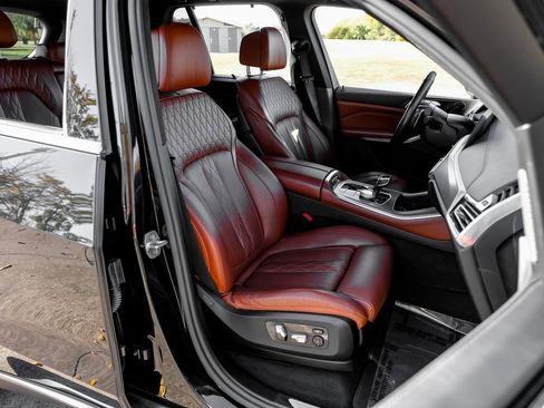 Used 2021 BMW X5 xDrive40i w/ Executive Package image 38