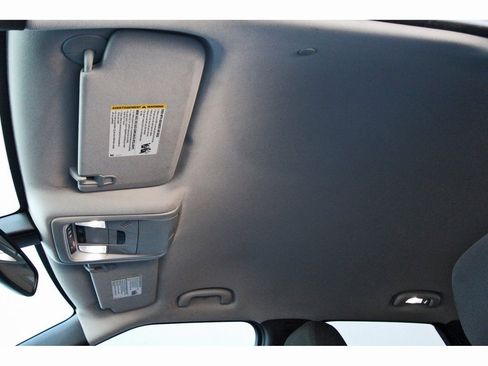 Used 2020 Chevrolet Blazer LT image 29