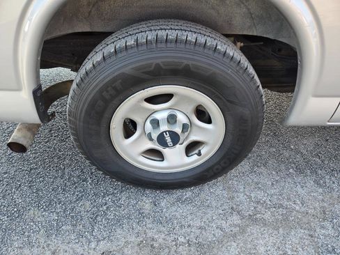 Used 2006 GMC Savana 1500 Passenger image 12