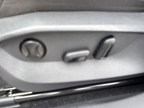 Used 2022 Volkswagen Tiguan SE FWD image 20