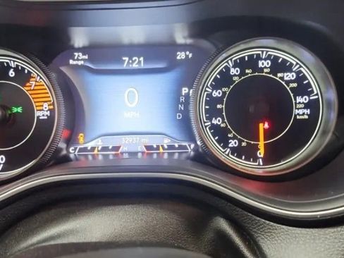 Used 2020 Jeep Cherokee Limited image 8