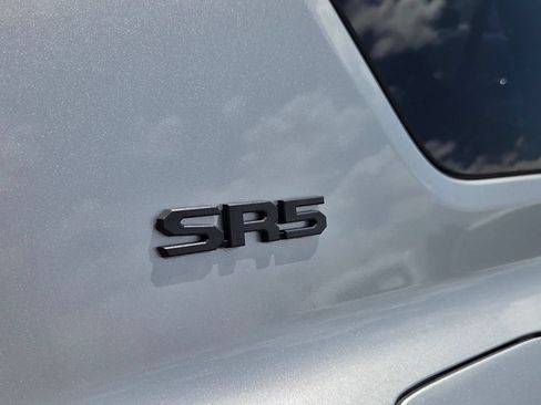 Certified 2025 Toyota 4Runner SR5 AWD/4WD image 6