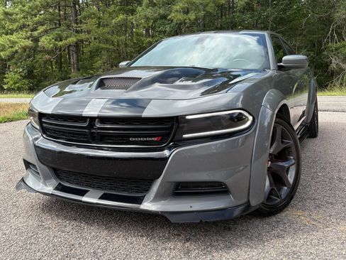 Used 2018 Dodge Charger R/T RWD image 41