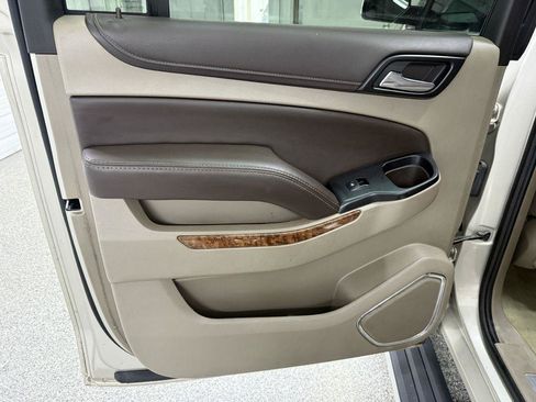 Used 2015 Chevrolet Suburban LTZ AWD/4WD image 31