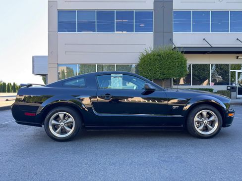 Used 2006 Ford Mustang GT Premium RWD image 12
