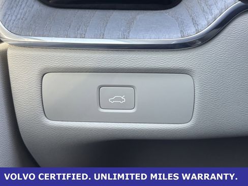 Certified 2023 Volvo XC60 B5 Plus w/ Climate Package image 19