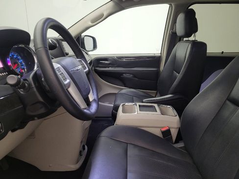 Used 2015 Chrysler Town & Country Touring-L w/ Driver Convenience Group FWD image 17