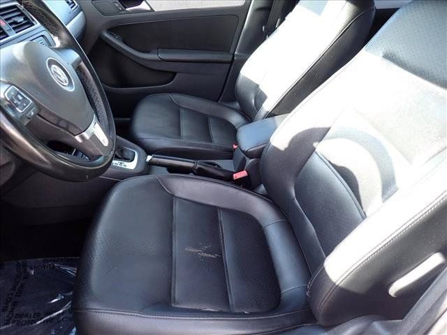Used 2013 Volkswagen Jetta SE FWD image 9