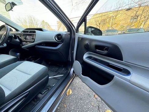 Used 2012 Toyota Prius C image 16