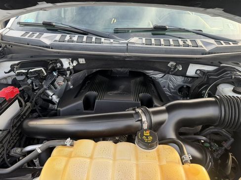 Used 2018 Ford F150 XLT w/ Equipment Group 302A Luxury AWD/4WD image 32