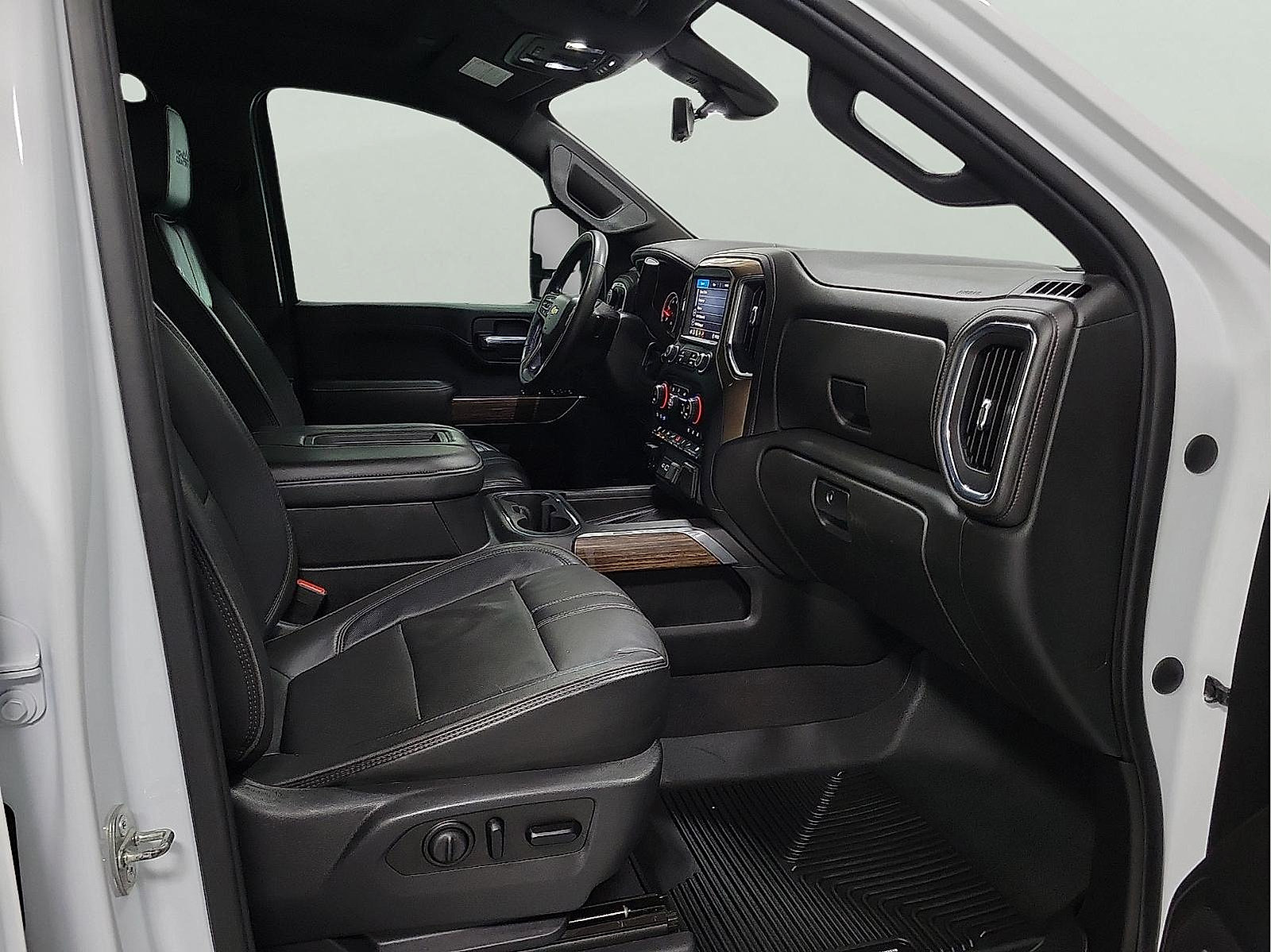 Used 2020 Chevrolet Silverado 2500 High Country AWD/4WD image 15