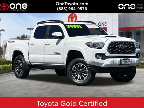 Certified 2020 Toyota Tacoma TRD Sport w/ Technology Package AWD/4WD image 1