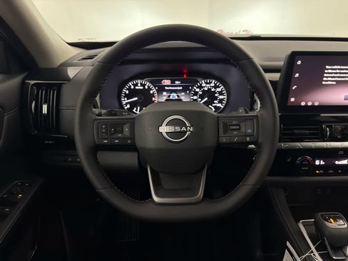 New 2026 Nissan Pathfinder SV image 18