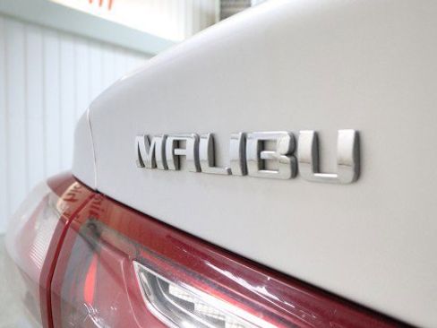 Used 2021 Chevrolet Malibu LT w/ Leather Package image 22