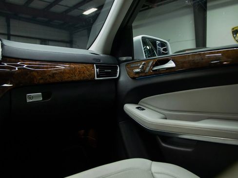 Used 2017 Mercedes-Benz GLS 550 4MATIC image 42