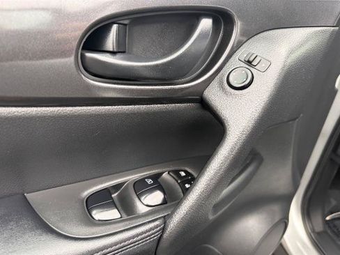 Used 2020 Nissan Rogue S AWD/4WD image 15