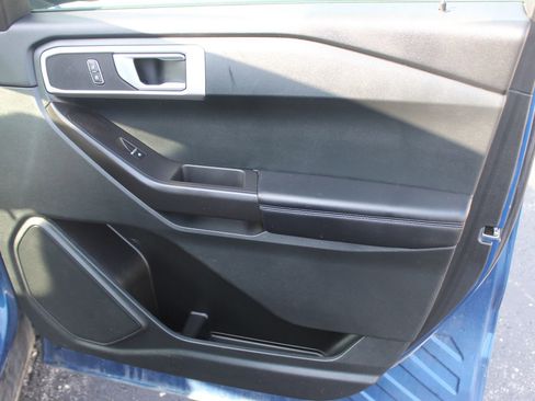 Used 2023 Ford Explorer 4WD image 10