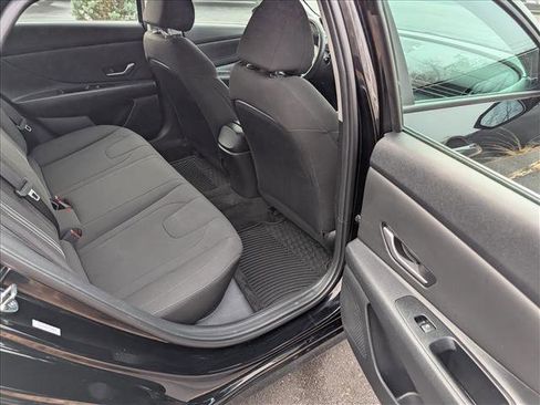 Certified 2023 Hyundai Elantra SEL w/ Convenience Package image 13