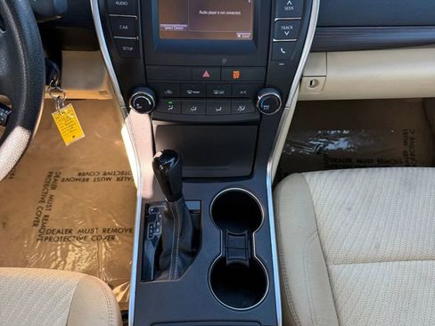 Used 2016 Toyota Camry LE image 15