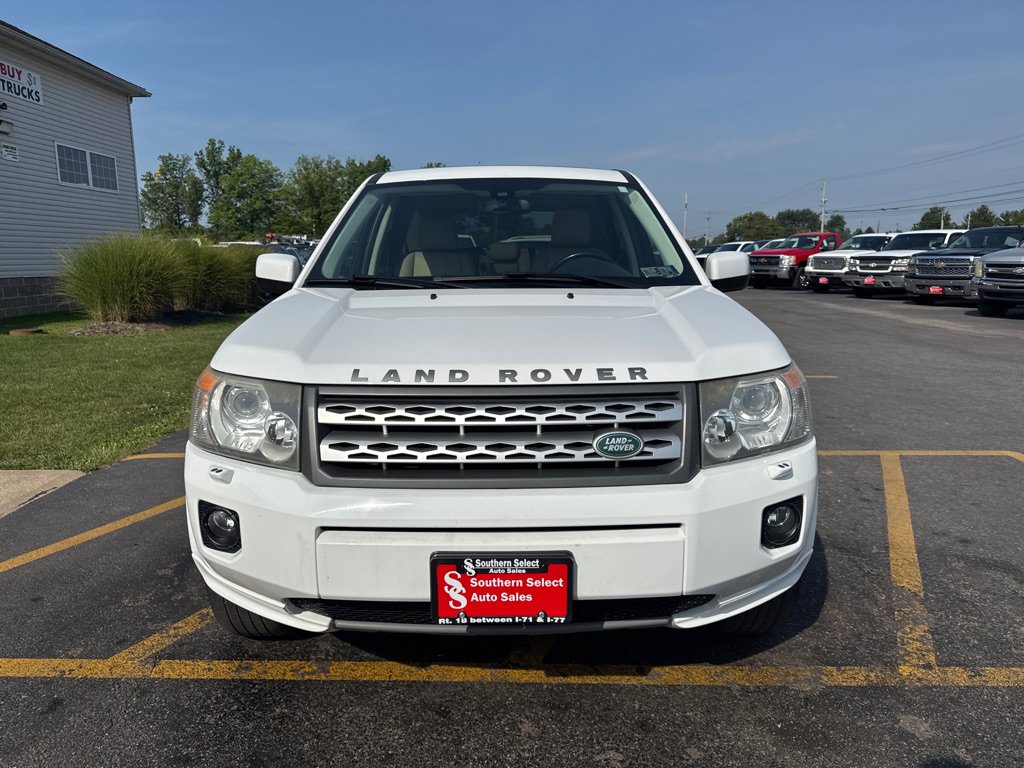 Used 2011 Land Rover LR2 HSE AWD/4WD image 3