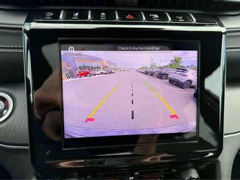 Used 2025 Jeep Grand Cherokee Laredo X w/ Luxury Tech Group I AWD/4WD image 17