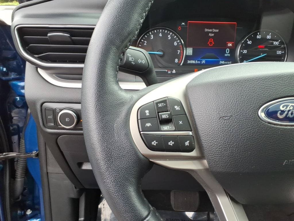 Used 2023 Ford Explorer XLT w/ Equipment Group 202A AWD/4WD image 28
