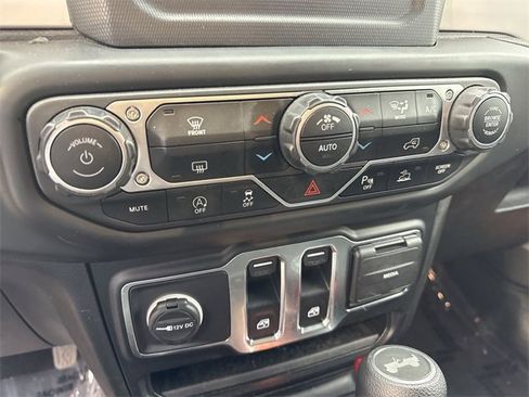 Used 2021 Jeep Wrangler Islander image 19