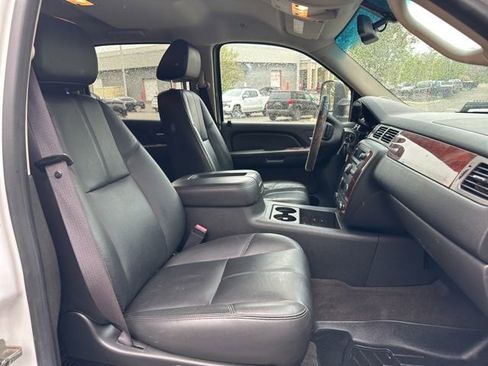 Used 2009 Chevrolet Silverado 2500 LTZ w/ Safety Package AWD/4WD image 31