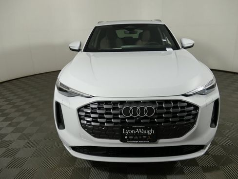 New 2025 Audi Q5 Premium Plus image 8