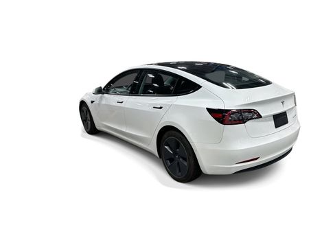 Certified 2022 Tesla Model 3 Long Range AWD/4WD image 4