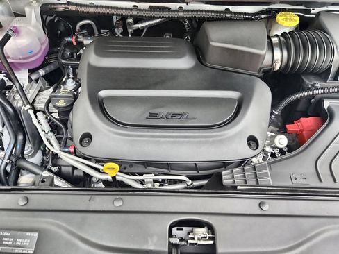 New 2027 Chrysler Pacifica LX FWD image 33