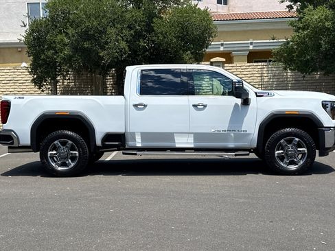 New 2026 GMC Sierra 2500 SLT w/ SLT Premium Package AWD/4WD image 3