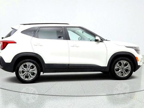 Used 2024 Kia Seltos S AWD/4WD image 4