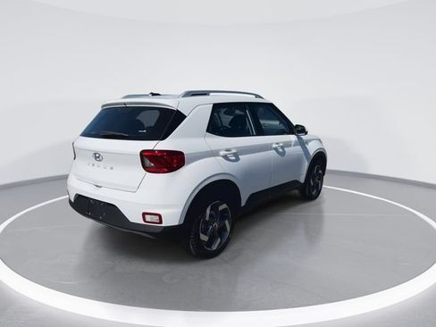 New 2026 Hyundai Venue SEL FWD image 8