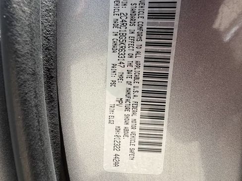 Used 2019 Chrysler Pacifica Touring-L FWD image 33
