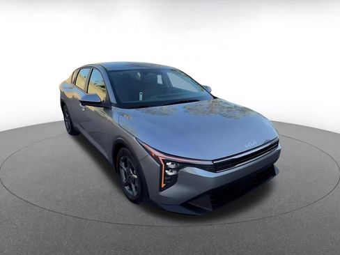 Used 2025 Kia K4 LXS FWD image 3