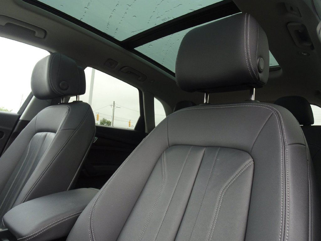 Used 2023 Audi Q5 2.0T Premium Plus w/ Premium Plus Package AWD/4WD image 9