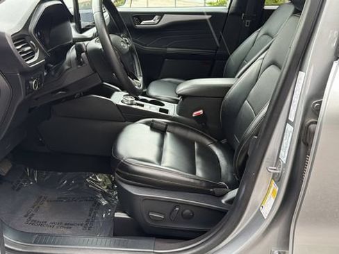 Certified 2024 Ford Escape Platinum AWD/4WD image 11